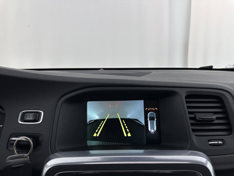 Volvo V60 2.4 D6 Twin Engine R-Design ⚠️Aircopomp Defect⚠️ (Plug-In) *PANO | LEATHER | HEATED-SPORTSEATS | XENON | ADAPTIVE-CRUISE | BLINDSPOT | NAVI-FULLMAP | PRIVACY-GLASS | ECC | MEMORY-PACK | PDC | CRUISE | 18''ALU*