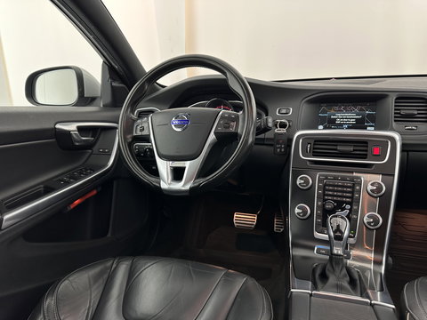 Volvo V60 2.4 D6 Twin Engine R-Design ⚠️Aircopomp Defect⚠️ (Plug-In) *PANO | LEATHER | HEATED-SPORTSEATS | XENON | ADAPTIVE-CRUISE | BLINDSPOT | NAVI-FULLMAP | PRIVACY-GLASS | ECC | MEMORY-PACK | PDC | CRUISE | 18''ALU*