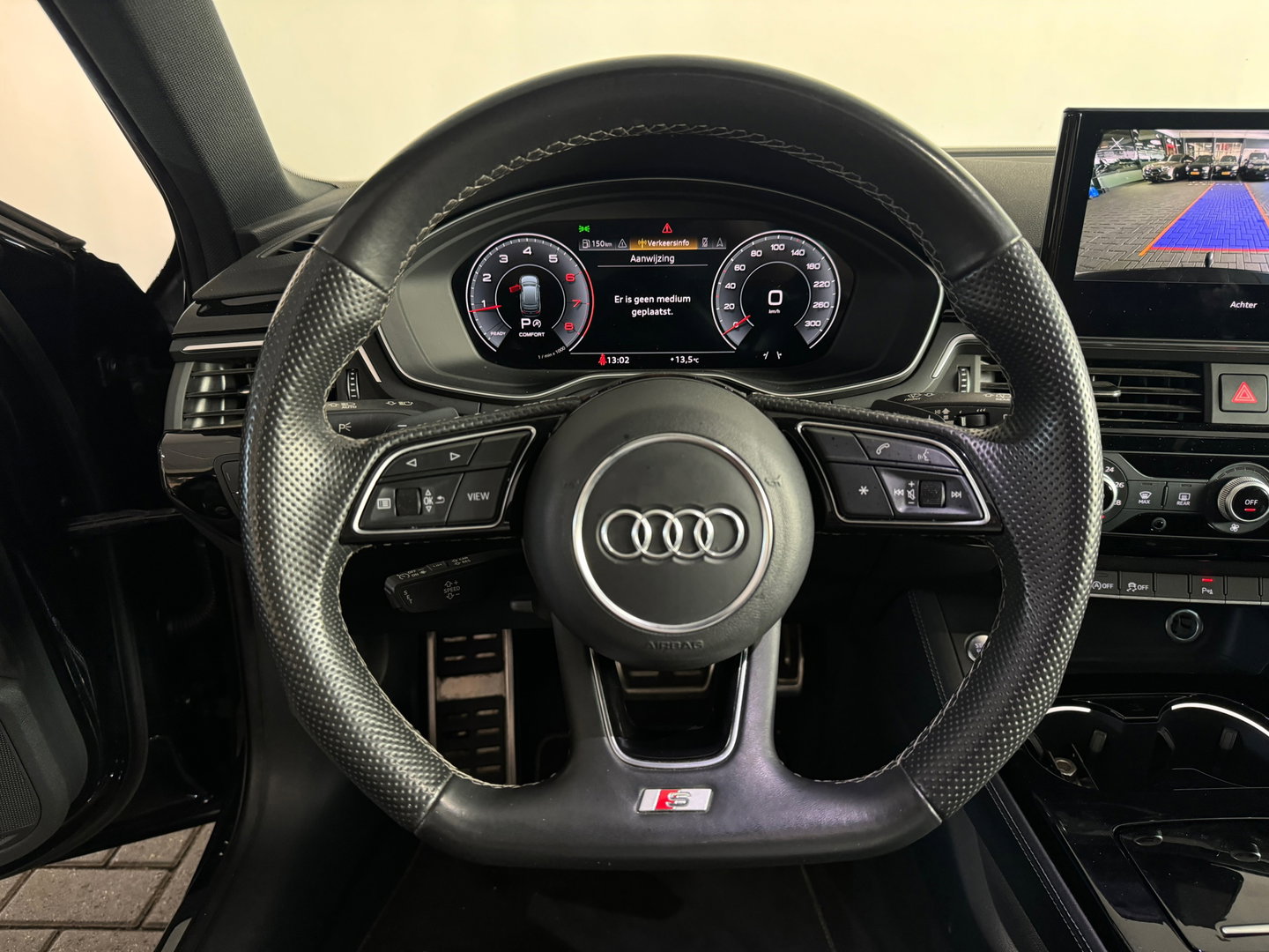 Audi A4 AVANT 40 TFSI quattro S Line Pano|Trekhaak|Sfeer|Lane