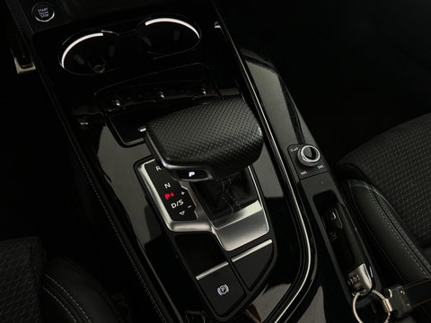 Audi A4 AVANT 40 TFSI quattro S Line Pano|Trekhaak|Sfeer|Lane