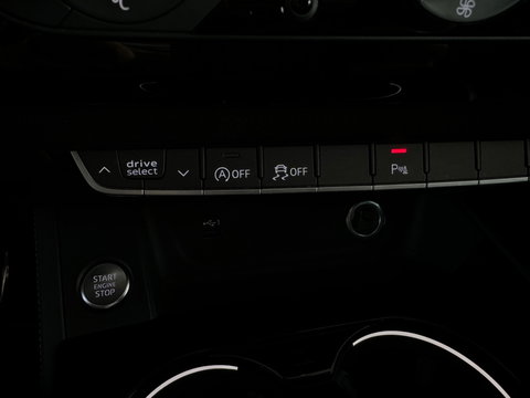 Audi A4 AVANT 40 TFSI quattro S Line Pano|Trekhaak|Sfeer|Lane