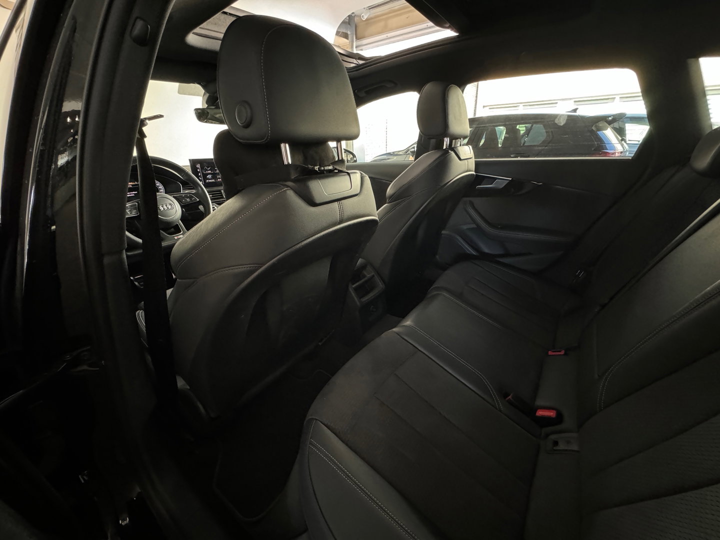 Audi A4 AVANT 40 TFSI quattro S Line Pano|Trekhaak|Sfeer|Lane