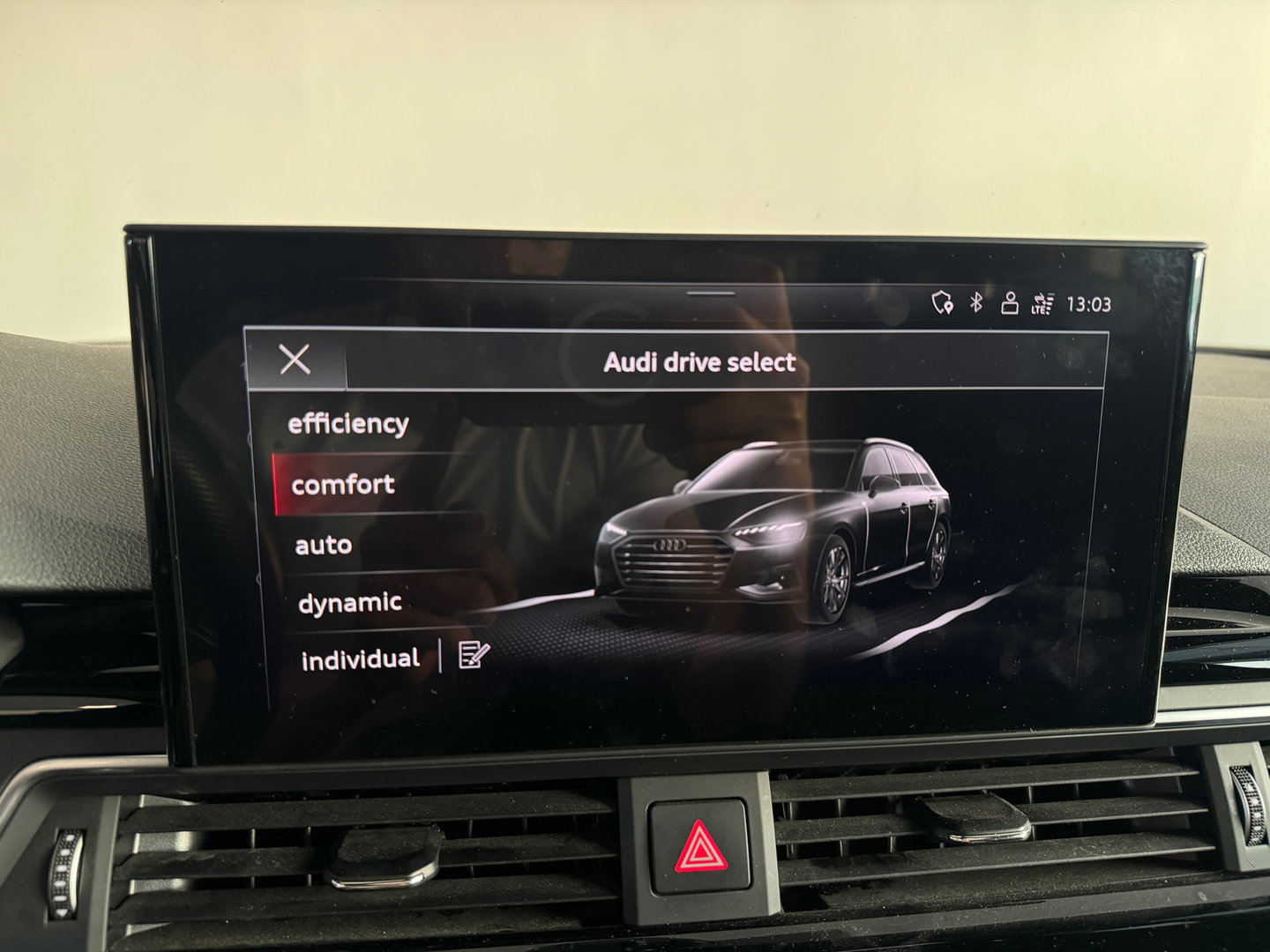 Audi A4 AVANT 40 TFSI quattro S Line Pano|Trekhaak|Sfeer|Lane