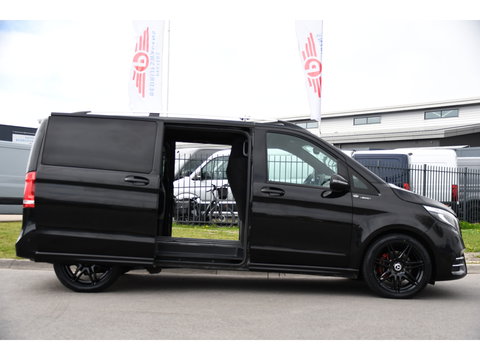 Mercedes-Benz V-Klasse 300d AMG Black Edition Camera, Cruise, Carplay, LED, 2 x Schuifdeur, 237pk, Automaat, Leder, Automaat, Multimedia, Stoelverwarming, Uniek!