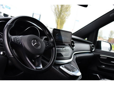 Mercedes-Benz V-Klasse 300d AMG Black Edition Camera, Cruise, Carplay, LED, 2 x Schuifdeur, 237pk, Automaat, Leder, Automaat, Multimedia, Stoelverwarming, Uniek!