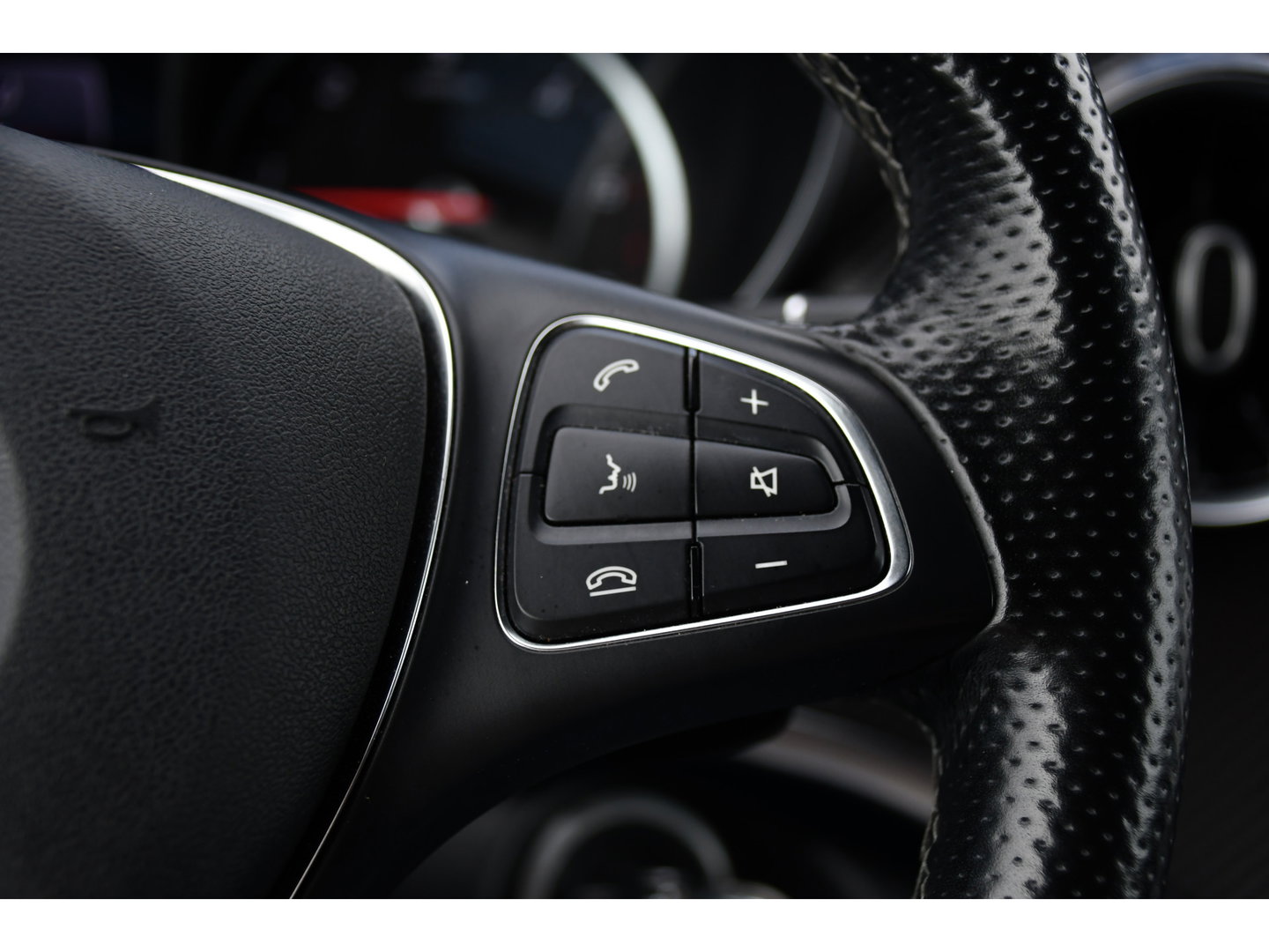 Mercedes-Benz V-Klasse 300d AMG Black Edition Camera, Cruise, Carplay, LED, 2 x Schuifdeur, 237pk, Automaat, Leder, Automaat, Multimedia, Stoelverwarming, Uniek!