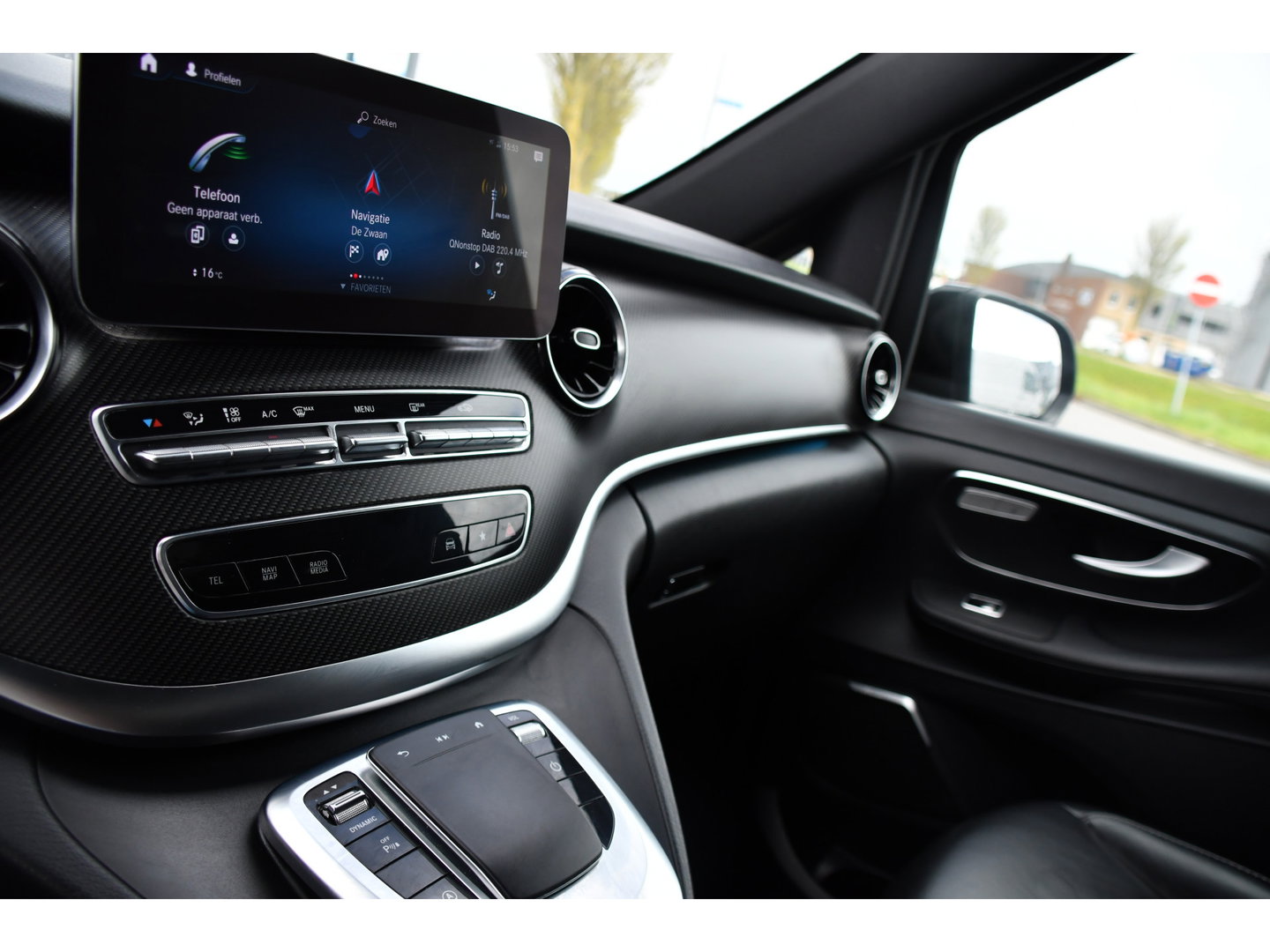 Mercedes-Benz V-Klasse 300d AMG Black Edition Camera, Cruise, Carplay, LED, 2 x Schuifdeur, 237pk, Automaat, Leder, Automaat, Multimedia, Stoelverwarming, Uniek!