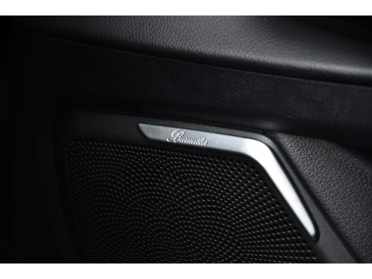 Mercedes-Benz V-Klasse 300d AMG Black Edition Camera, Cruise, Carplay, LED, 2 x Schuifdeur, 237pk, Automaat, Leder, Automaat, Multimedia, Stoelverwarming, Uniek!