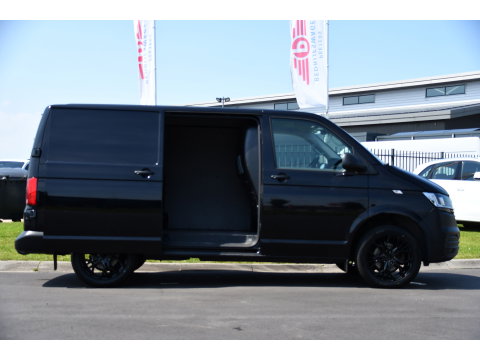 Volkswagen Transporter 2.0 TDI L1H1 30 Black Edition Cruise, Carplay, 150PK, Automaat, Standkachel, Stoelverwarming, Sensoren, Trekhaak