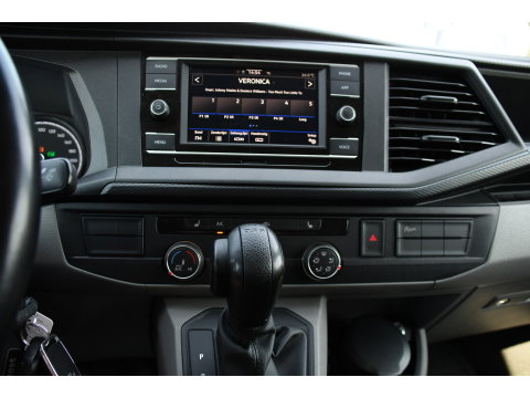 Volkswagen Transporter 2.0 TDI L1H1 30 Black Edition Cruise, Carplay, 150PK, Automaat, Standkachel, Stoelverwarming, Sensoren, Trekhaak