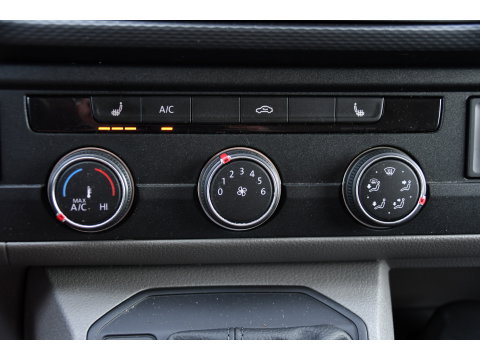 Volkswagen Transporter 2.0 TDI L1H1 30 Black Edition Cruise, Carplay, 150PK, Automaat, Standkachel, Stoelverwarming, Sensoren, Trekhaak