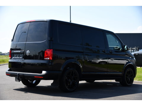 Volkswagen Transporter 2.0 TDI L1H1 30 Black Edition Cruise, Carplay, 150PK, Automaat, Standkachel, Stoelverwarming, Sensoren, Trekhaak