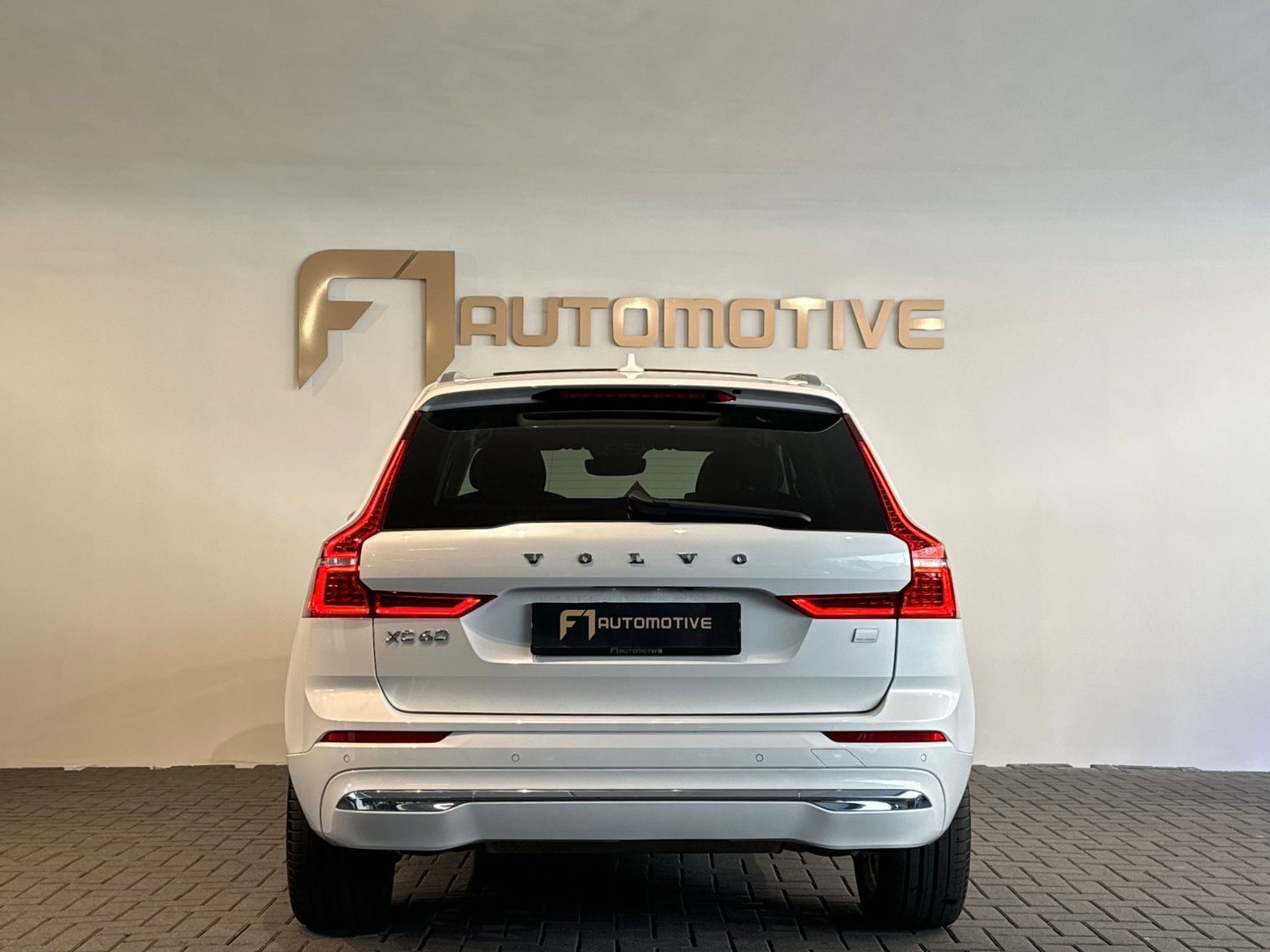 Volvo XC60 2.0 T8 Plug-in hybrid AWD Plus Bright Pano|Memory