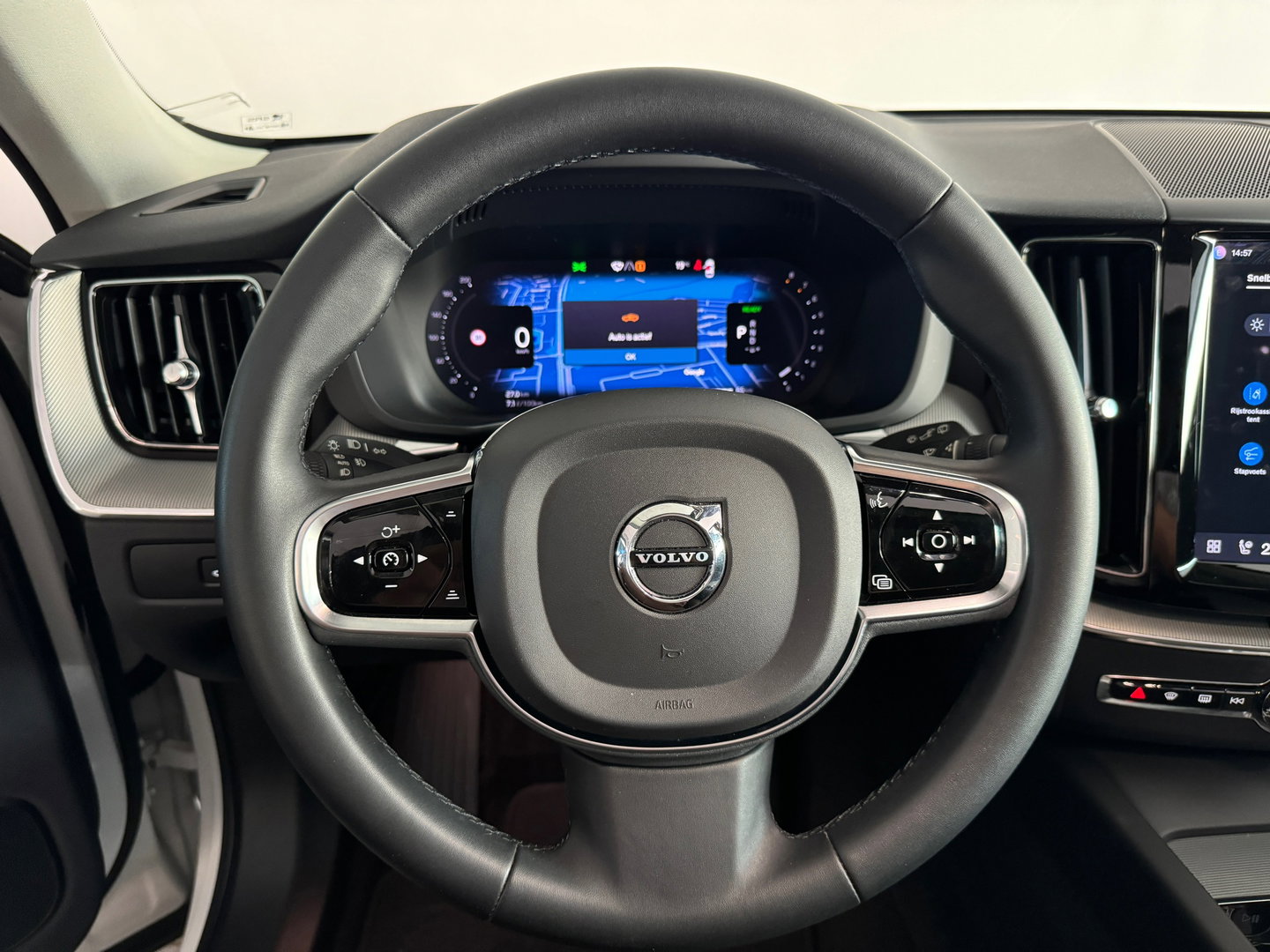 Volvo XC60 2.0 T8 Plug-in hybrid AWD Plus Bright Pano|Memory