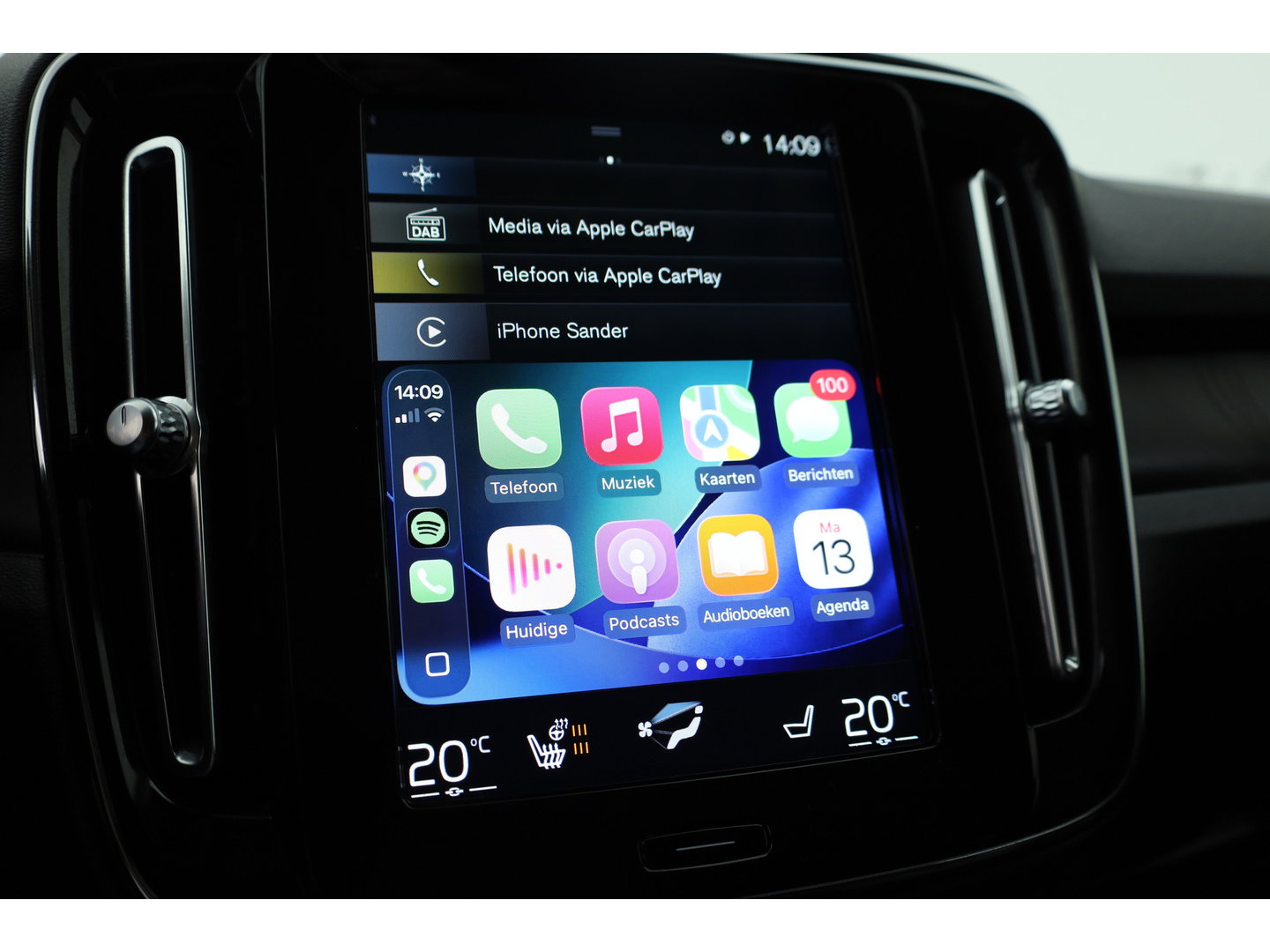 Volvo XC40 1.5 T5 Plug-in hybrid Plus Bright | Leer | ACC | Blis | 20' | H&K Audio | Memory stoelen | Achteruitrijcamera |