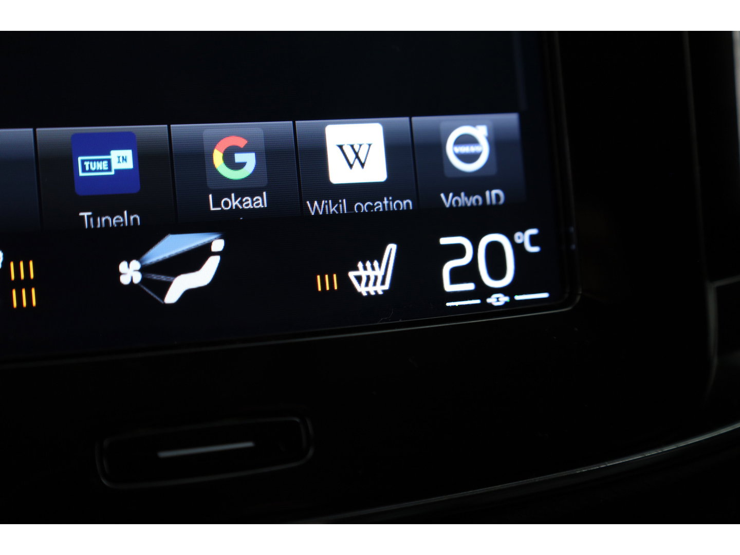 Volvo XC40 1.5 T5 Plug-in hybrid Plus Bright | Leer | ACC | Blis | 20' | H&K Audio | Memory stoelen | Achteruitrijcamera |