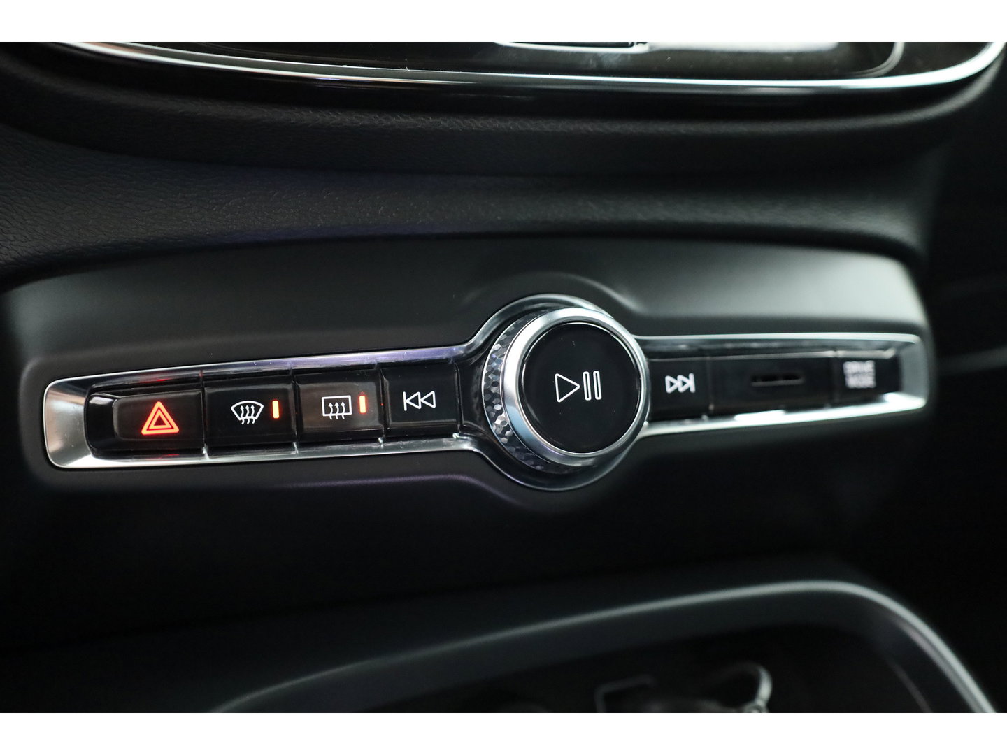 Volvo XC40 1.5 T5 Plug-in hybrid Plus Bright | Leer | ACC | Blis | 20' | H&K Audio | Memory stoelen | Achteruitrijcamera |