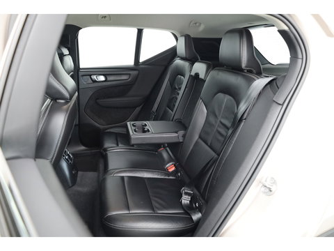 Volvo XC40 1.5 T5 Plug-in hybrid Plus Bright | Leer | ACC | Blis | 20' | H&K Audio | Memory stoelen | Achteruitrijcamera |