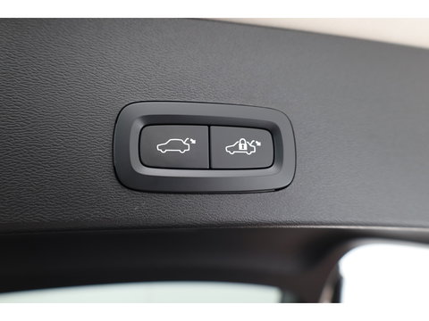 Volvo XC40 1.5 T5 Plug-in hybrid Plus Bright | Leer | ACC | Blis | 20' | H&K Audio | Memory stoelen | Achteruitrijcamera |