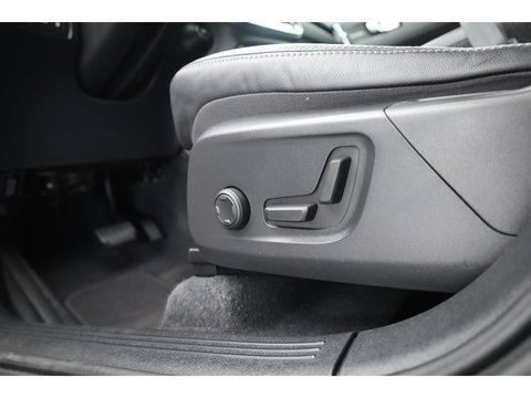 Volvo XC40 1.5 T5 Plug-in hybrid Plus Bright | Leer | ACC | Blis | 20' | H&K Audio | Memory stoelen | Achteruitrijcamera |