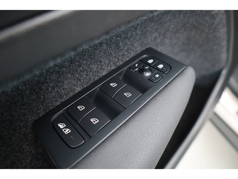 Volvo XC40 1.5 T5 Plug-in hybrid Plus Bright | Leer | ACC | Blis | 20' | H&K Audio | Memory stoelen | Achteruitrijcamera |