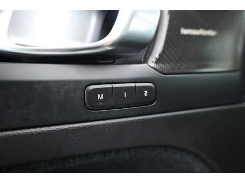 Volvo XC40 1.5 T5 Plug-in hybrid Plus Bright | Leer | ACC | Blis | 20' | H&K Audio | Memory stoelen | Achteruitrijcamera |