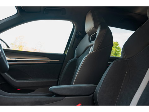 Škoda Kodiaq 1.5 TSI PHEV Sportline | PANO | TREKHAAK | 20" | DYNAMIC CHASSIS