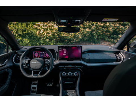 Škoda Kodiaq 1.5 TSI PHEV Sportline | PANO | TREKHAAK | 20" | DYNAMIC CHASSIS