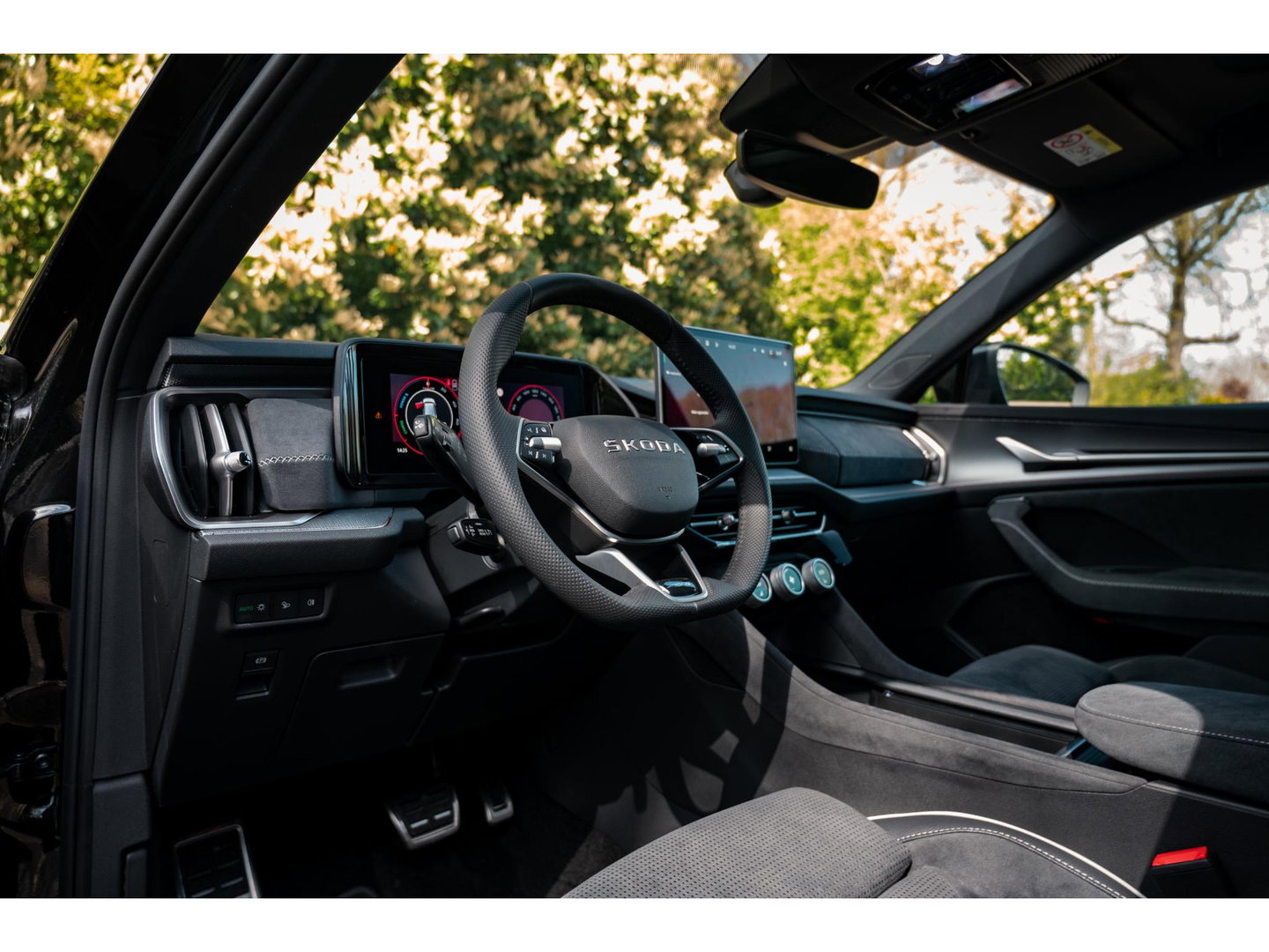 Škoda Kodiaq 1.5 TSI PHEV Sportline | PANO | TREKHAAK | 20" | DYNAMIC CHASSIS