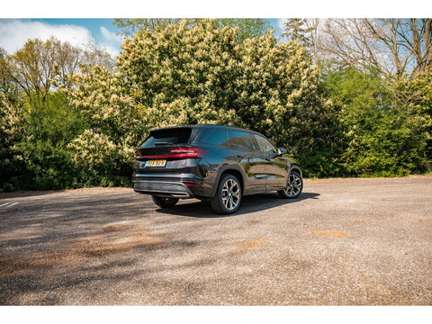 Škoda Kodiaq 1.5 TSI PHEV Sportline | PANO | TREKHAAK | 20" | DYNAMIC CHASSIS