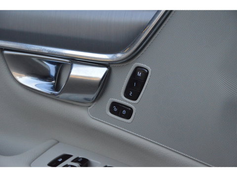 Volvo V90 Cross Country T5 AWD | Panoramadak | Trekhaak | Head-Up Display | Apple CarPlay | Stoelverwarming | Memory |