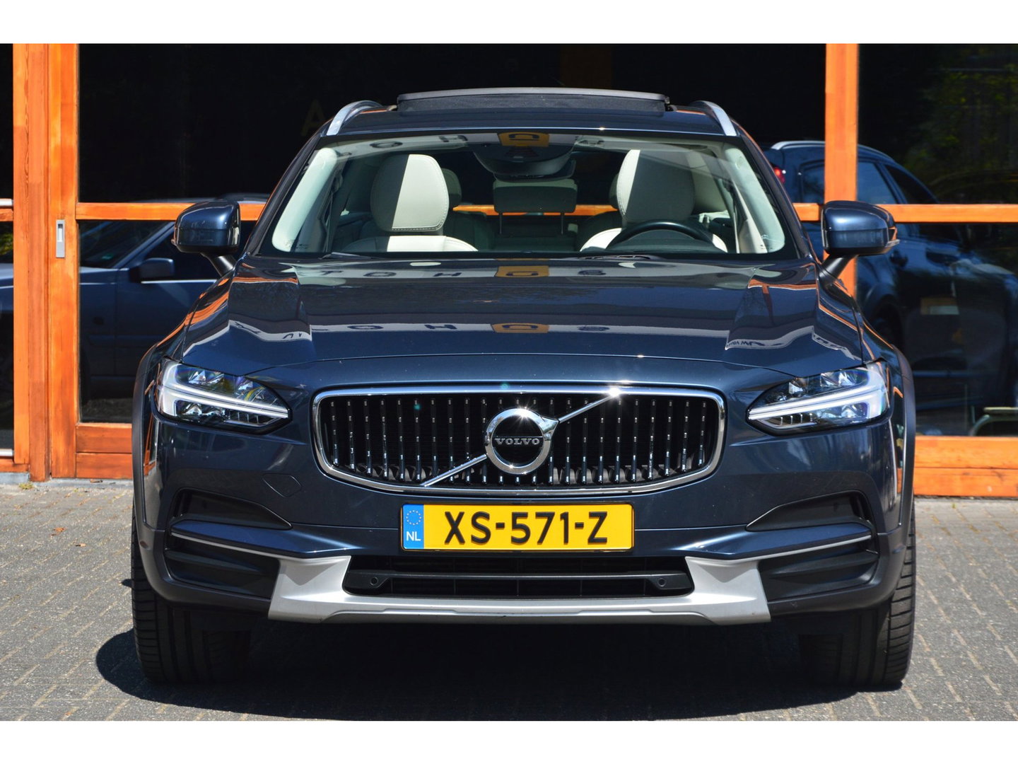 Volvo V90 Cross Country T5 AWD | Panoramadak | Trekhaak | Head-Up Display | Apple CarPlay | Stoelverwarming | Memory |