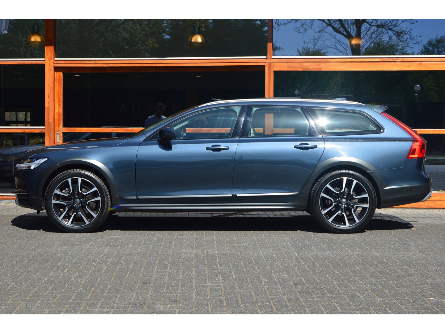 Volvo V90 Cross Country T5 AWD | Panoramadak | Trekhaak | Head-Up Display | Apple CarPlay | Stoelverwarming | Memory |