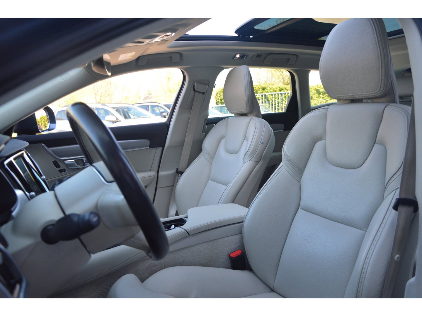 Volvo V90 Cross Country T5 AWD | Panoramadak | Trekhaak | Head-Up Display | Apple CarPlay | Stoelverwarming | Memory |