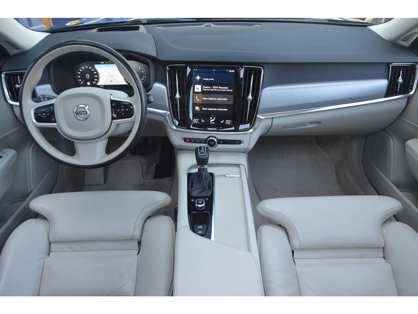 Volvo V90 Cross Country T5 AWD | Panoramadak | Trekhaak | Head-Up Display | Apple CarPlay | Stoelverwarming | Memory |