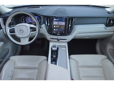 Volvo XC60 T6 Hybride AWD Ultimate Bright LONG RANGE | Luchtvering | Massage | Head-Up Display | Stoelventilatie | Panoramadak |