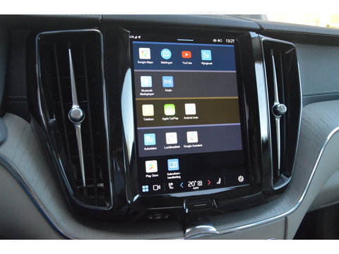 Volvo XC60 T6 Hybride AWD Ultimate Bright LONG RANGE | Luchtvering | Massage | Head-Up Display | Stoelventilatie | Panoramadak |