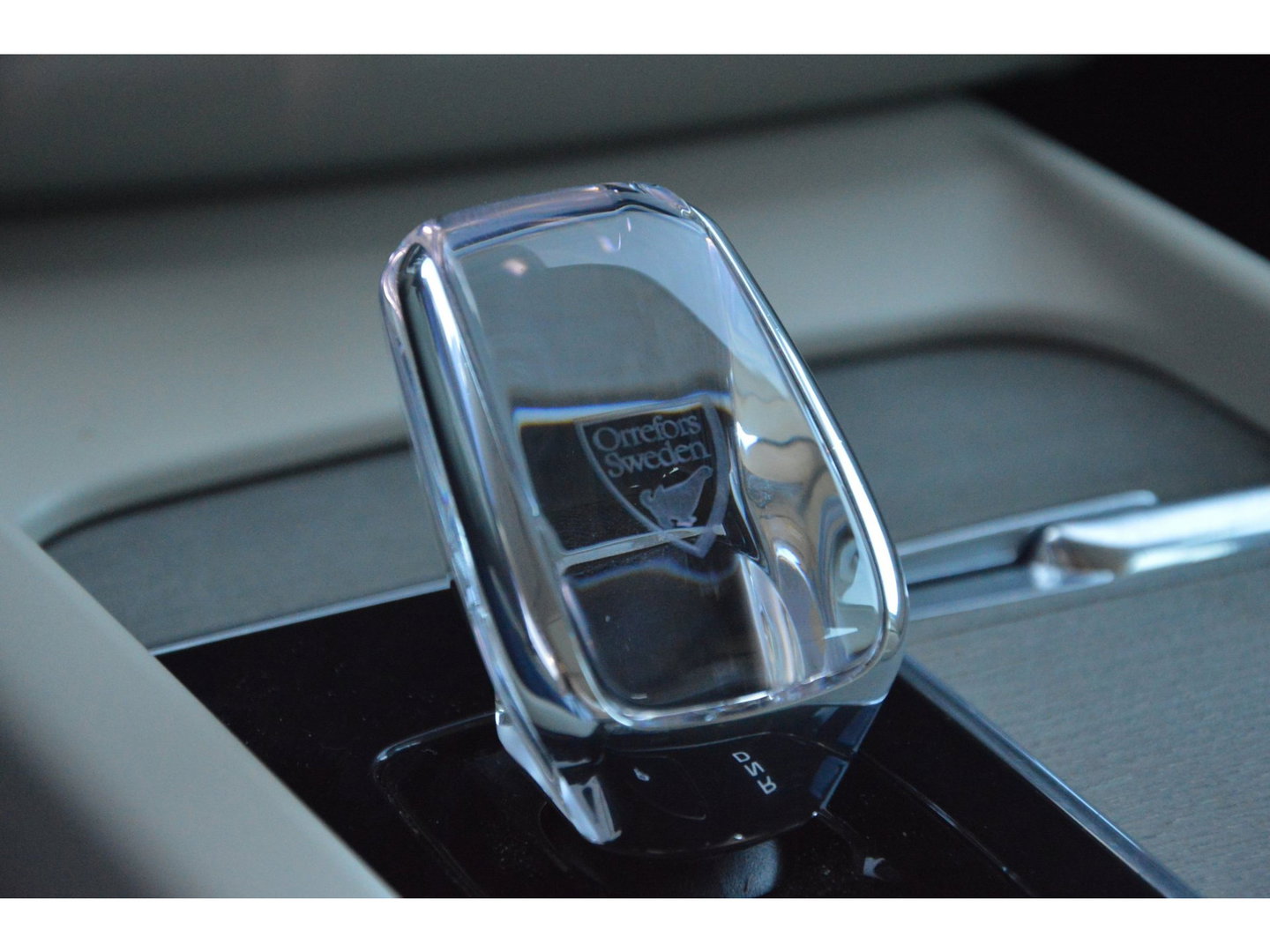 Volvo XC60 T6 Hybride AWD Ultimate Bright LONG RANGE | Luchtvering | Massage | Head-Up Display | Stoelventilatie | Panoramadak |