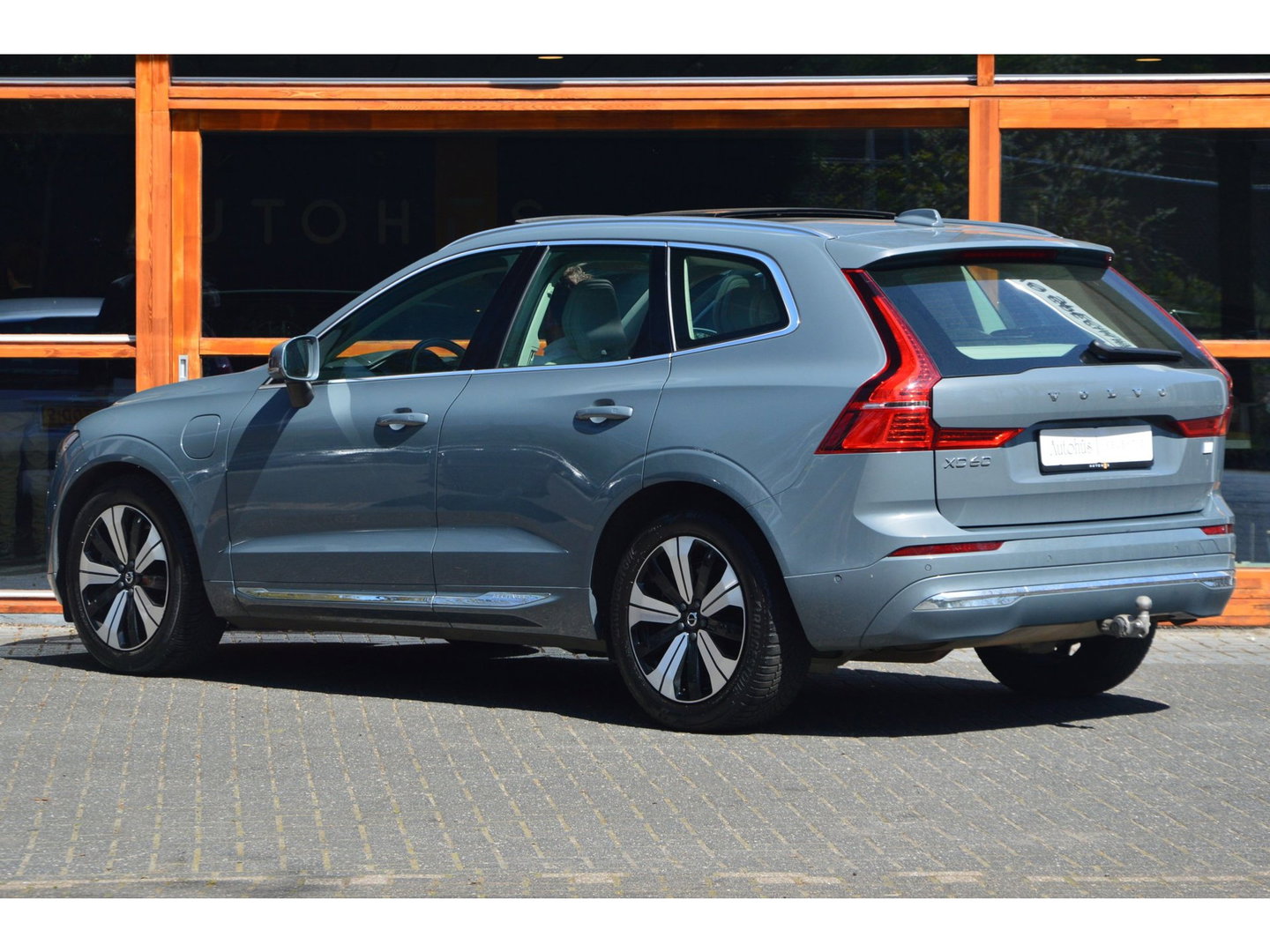 Volvo XC60 T6 Hybride AWD Ultimate Bright LONG RANGE | Luchtvering | Massage | Head-Up Display | Stoelventilatie | Panoramadak |