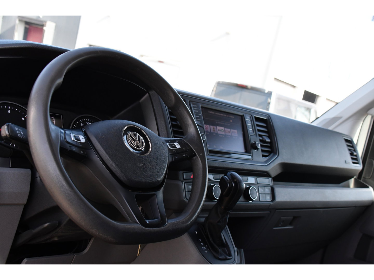 Volkswagen Crafter 35 2.0 TDI L3H3 Highline Camera, Cruise, Carplay, 177PK, Automaat, 2 x Schuifdeur, Leder, Stoelverwarming, UNIEK!