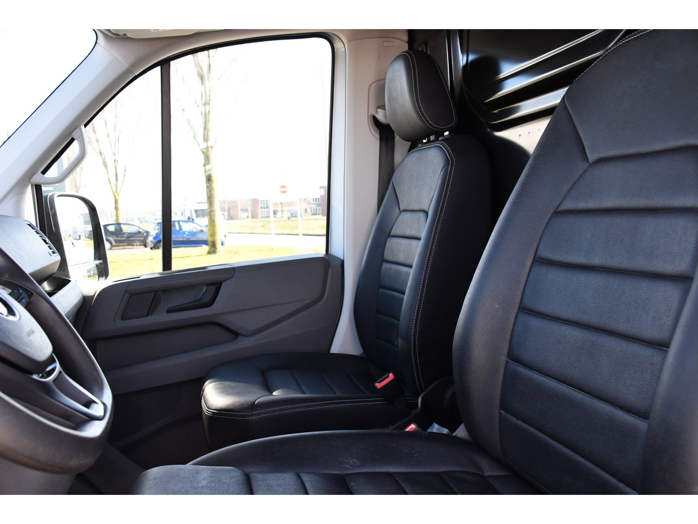 Volkswagen Crafter 35 2.0 TDI L3H3 Highline Camera, Cruise, Carplay, 177PK, Automaat, 2 x Schuifdeur, Leder, Stoelverwarming, UNIEK!