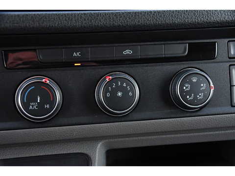 Volkswagen Crafter 35 2.0 TDI L3H3 Highline Camera, Cruise, Carplay, 177PK, Automaat, 2 x Schuifdeur, Leder, Stoelverwarming, UNIEK!