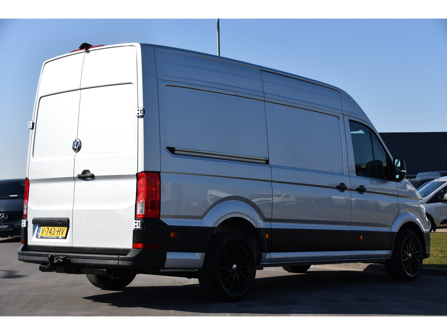 Volkswagen Crafter 35 2.0 TDI L3H3 Highline Camera, Cruise, Carplay, 177PK, Automaat, 2 x Schuifdeur, Leder, Stoelverwarming, UNIEK!