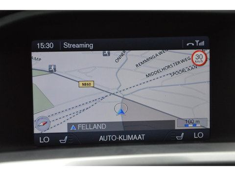 Volvo V60 T3 R-Design | Stoelverwarming | Trekhaak | Rondom parkeersensoren | High Performance Audio | Automaat |