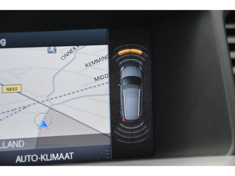 Volvo V60 T3 R-Design | Stoelverwarming | Trekhaak | Rondom parkeersensoren | High Performance Audio | Automaat |