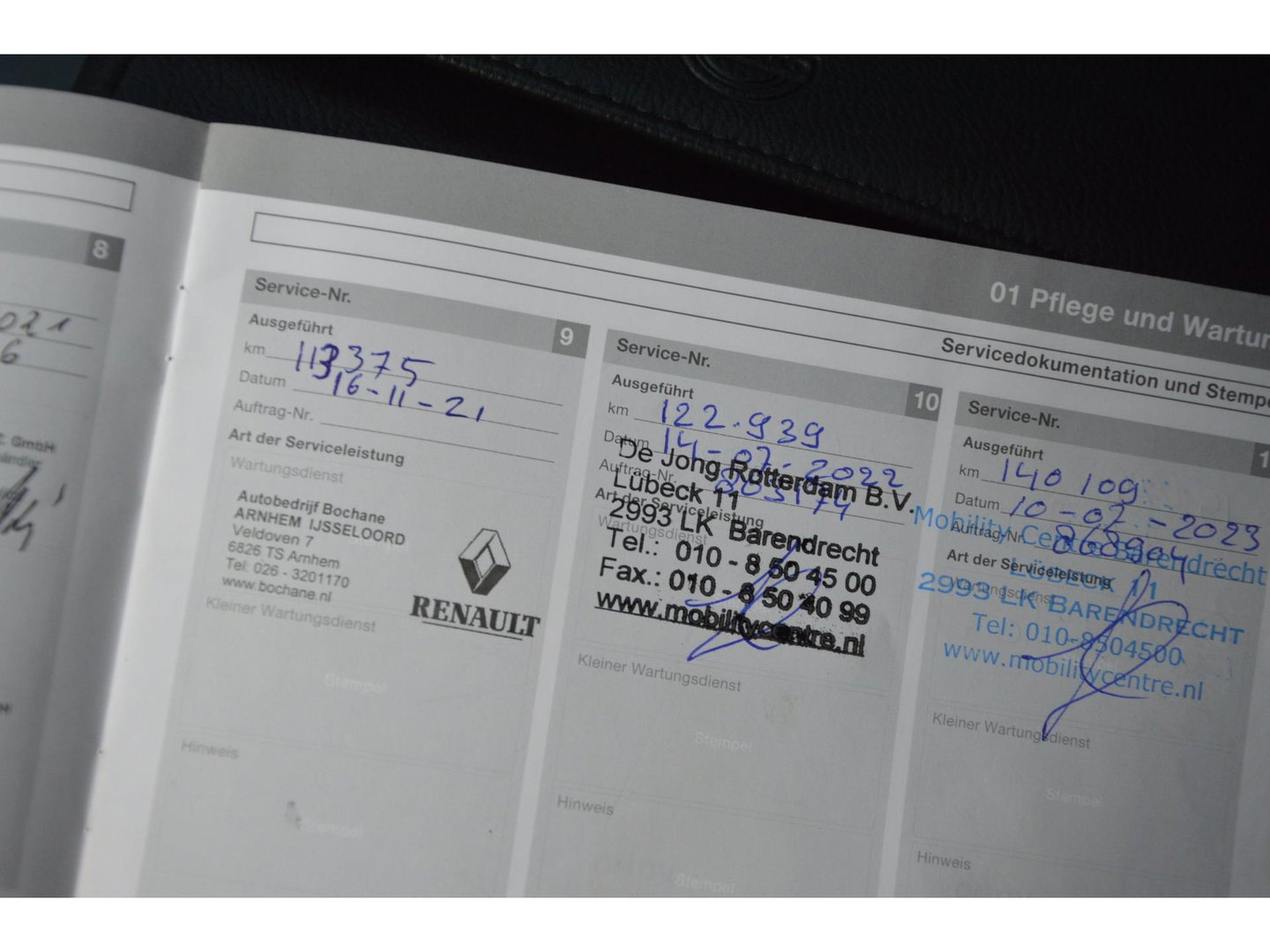 Volvo V60 T3 R-Design | Stoelverwarming | Trekhaak | Rondom parkeersensoren | High Performance Audio | Automaat |