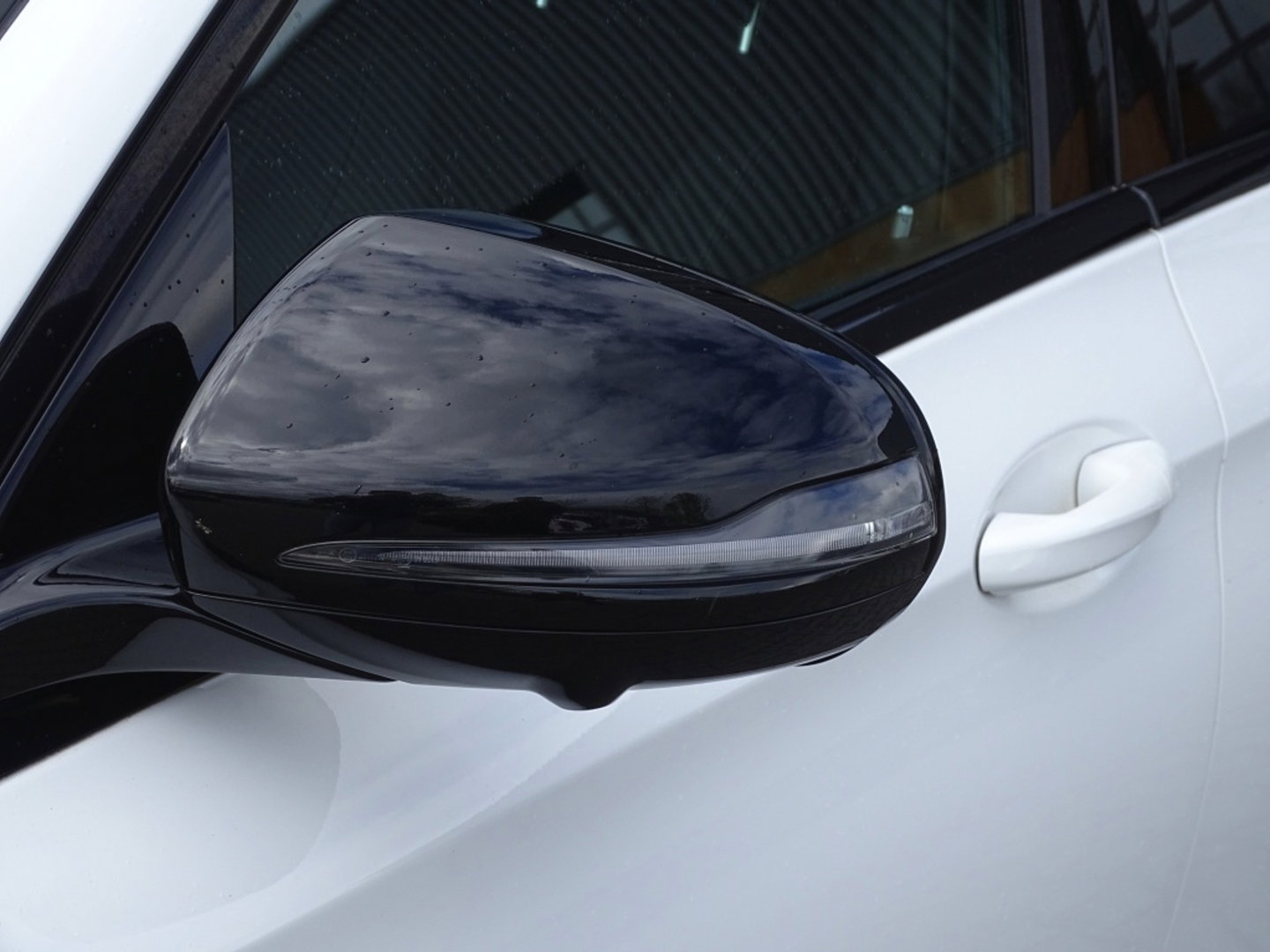 Mercedes-Benz E-Klasse 200 Prestige / AMG / LED