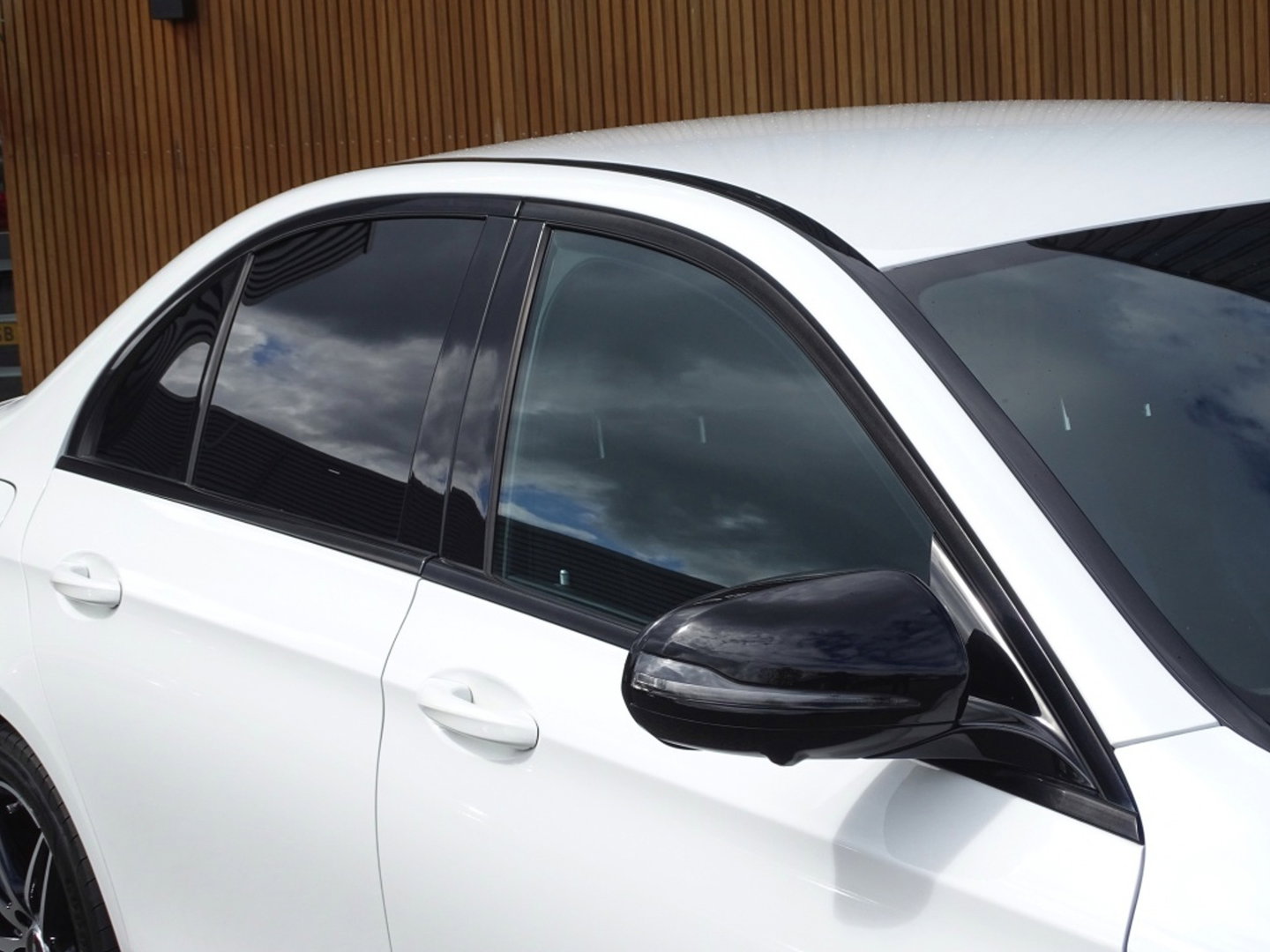 Mercedes-Benz E-Klasse 200 Prestige / AMG / LED