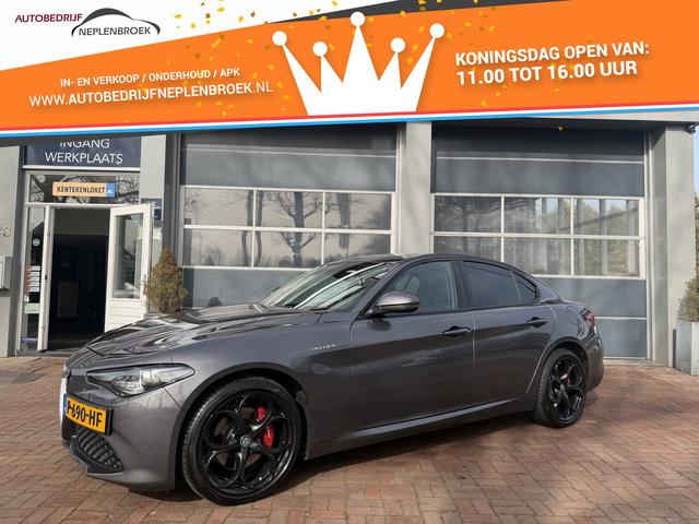 Alfa Romeo Giulia - 2.0 T AWD Veloce 280pk Adaptive Camera Leder Stoel/Stuurverw. 19''