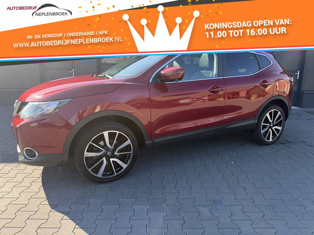 Nissan QASHQAI - 1.2 Connect Edition Automaat,360 camera,Trekhaak,Panodak,Pdc Hoge Zit Bj 2015 Km 121.000 Nap 2e eigenaar !!